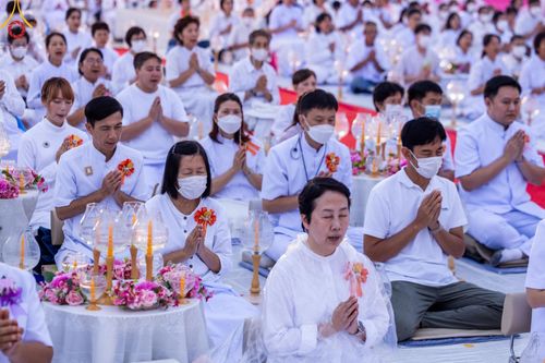 ภาพ No.118202:พิธีจุดประทีปถวายเป็นพุทธบูชา และบูชาธรรมมหาปูชนียาจารย์ พระมงคลเทพมุนี(สด จนฺทสโร) วันที่ 24 มกราคม พ.ศ. 2567 ณ อนุสรณ์สถานบางปลา อ.บางเลน จ.นครปฐม
