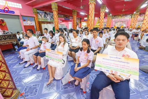 ภาพ No.197373:พิธีเจริญพระพุทธมนต์ ปฏิบัติธรรม มอบทุนการศึกษา ถวายสังฆทาน 108 วัด เพื่อถวายเป็นพุทธบูชา และขับเคลื่อนโครงการหมู่บ้านรักษาศีล 5 โดยคณะสงฆ์จังหวัดนนทบุรี คณะศิษยานุศิษย์วัดพระธรรมกาย โครงการธรรมยาตรา ปีที่ 13 ณ วัดตะเคียน อ.บางกรวย จ.นนทบุรี