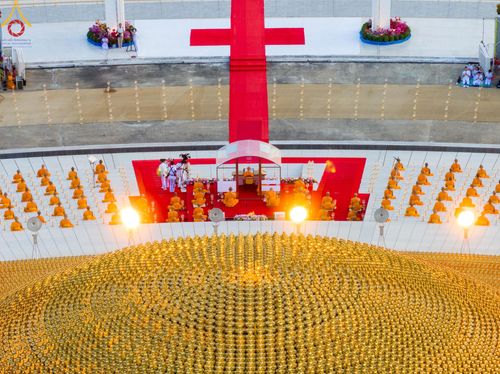 ภาพ No.124774:พิธีเวียนประทักษิณและจุดมาฆประทีป ในวันมาฆบูชา เสาร์ที่ 24 กุมภาพันธ์ พ.ศ. 2567 ณ พระมหาธรรมกายเจดีย์ วัดพระธรรมกาย