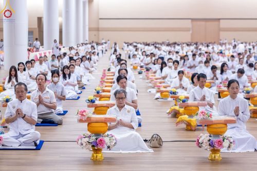 ภาพ No.212738:วันอาทิตย์ที่ 23 มีนาคม พ.ศ. 2568 พิธีร่วมบุญโครงการบรรพชาสามเณร 5,000 รูป ณ ห้องแก้วสารพัดนึก 2 วัดพระธรรมกาย