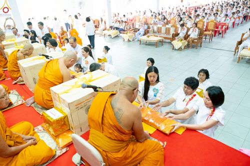 ภาพ No.286077:วันที่ 11 ตุลาคม พ.ศ. 2568 พิธีทอดกฐินสามัคคีทั่วไทย 30,000 วัด โดยคณะศิษยานุศิษย์ บูชาธรรม 81 ปี หลวงพ่อธัมมชโย ณ วัดโบสถ์บน ต.บางคูเวียง อ.บางกรวย จ.นนทบุรี