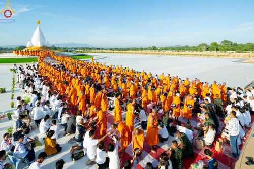 ภาพ No.211934:วันจันทร์ที่ 17 มีนาคม พ.ศ. 2568 พิธีตักบาตรพระกว่า 300 รูป ฉลองพิธีประดิษฐานพระบรมสารีริกธาตุ ณ ปทุมเจดีย์ เจดีย์พระพุทธเจ้า 5 พระองค์ ศูนย์อบรมเยาวชนปัตตานี บ้านโคกดีปลี ตำบลตุยง อำเภอหนองจิก จังหวัดปัตตานี