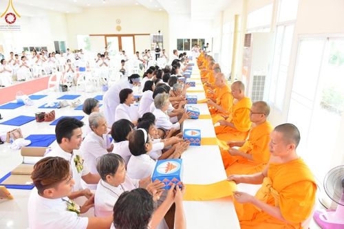 ภาพ No.149600:พิธีทอดผ้าป่ามหามงคล เพื่องานพระพุทธศาสนา , พิธีเจริญพระพุทธมนต์ และพิธีถวายสังฆทานแด่คณะสงฆ์ เนื่องในวันธรรมชัย 56 พรรษา น้อมบูชาธรรมหลวงพ่อธัมมชโย ณ ธรรมอุทยานบ้านแป้ง จ.สิงห์บุรี วันเสาร์ที่ 24 สิงหาคม พ.ศ. 2567