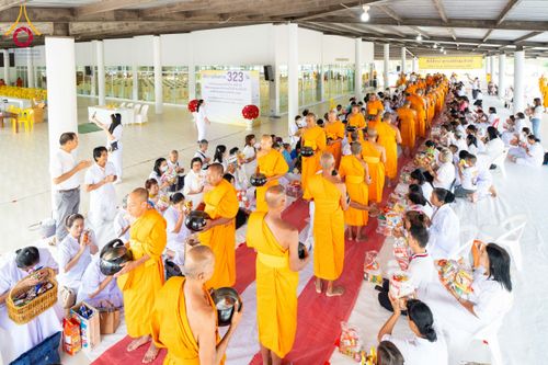 ภาพ No.212449:วันเสาร์ที่ 22 มีนาคม พ.ศ. 2568 พิธีถวายสังฆทานแด่คณะสงฆ์ 323 วัด ปีที่ 21 ครั้งที่ 175 พิธีมอบกองทุนหนุนแรงใจช่วยครูใต้ ปีที่ 18 ครั้งที่ 139 และพิธีทำบุญอุทิศส่วนกุศลให้ผู้วายชนม์ ณ ศูนย์ปฏิบัติธรรมภาคใต้ อำเภอบางกล่ำ จังหวัดสงขลา