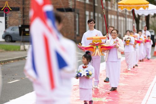 ภาพ No.173126:พิธีกฐินปุญญรังสีเศรษฐี ณ วัดพระธรรมกายนิวคาสเซิล สหราชอาณาจักร วันอาทิตย์ที่ 27 ตุลาคม พ.ศ. 2567