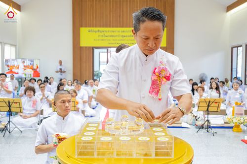 ภาพ No.336276:วันจันทร์ที่ 22 มิถุนายน พ.ศ.2569 พิธีอัญเชิญพระธรรมกาย และบรรจุพระบรมสารีริกธาตุ  ภายในเกศดอกบัวตูม องค์พระประธาน ณ อาคารสมปรารถนา วัดกลางธนรินทร์ ต.บ้านแป้ง อ.พรหมบุรี จ.สิงห์บุรี