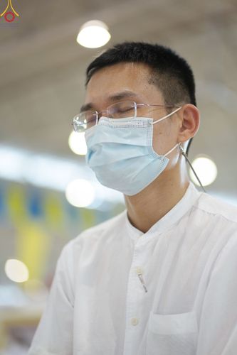 ภาพ No.87005:พิธีตักบาตร , พิธีบูชาข้าวพระ , พิธีจุดเทียนใจ ไฟนิรันดร์ อนันตชัย ในวันอาทิตย์ต้นเดือน 3 กันยายน พ.ศ. 2566 ณ วัดพระธรรมกาย