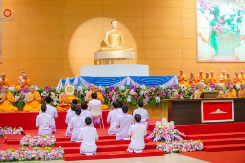 ภาพ No.167868:พิธีทอดกฐิน และ พิธีกรานกฐิน ในวันอาทิตย์ที่ 3 พฤศจิกายน พ.ศ. 2567 ณ วัดพระธรรมกาย จ.ปทุมธานี