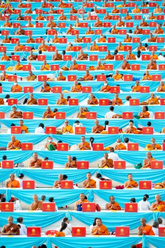 ภาพ No.221726:วันอังคารที่ 22 เมษายน พ.ศ. 2568 ภาพพิธีถวายมหาสังฆทานคณะสงฆ์ 40,000 กว่าวัดทั่วประเทศ เนื่องในวันคุ้มครองโลก ชุดที่ 2 (ปลื้มให้สมการรอคอย) ณ ลานธรรมพระมหาธรรมกายเจดีย์ วัดพระธรรมกาย