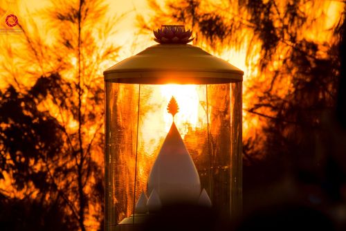 ภาพ No.108027:พิธีต้อนรับพระธรรมยาตรา ในโครงการธรรมยาตรากตัญญูบูชา มหาปูชนียาจารย์ พระมงคลเทพมุนี(สด จนฺทสโร) พระผู้ปราบมาร อนุสรณ์สถาน 7 แห่ง ปีที่ 12 วันที่ 7 มกราคม พ.ศ. 2567 ณ อนุสรณ์สถานคลองบางนางแท่น  อ.สามพราน จ.นครปฐม