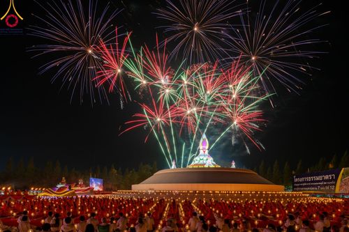 ภาพ No.109740:พิธีจุดประทีปถวายเป็นพุทธบูชา และบูชาธรรมมหาปูชนียาจารย์ วันที่ 10 มกราคม พ.ศ. 2567 ณ อนุสรณ์สถานคลองบางนางแท่น อ.สามพราน จ.นครปฐม