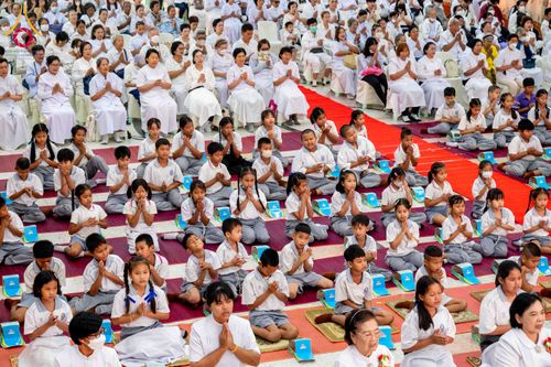 ภาพ No.304432:วันที่ 27 มกราคม พ.ศ. 2569 พิธีทอดผ้าป่าทำนุบำรุงศาสนสถาน ณ วัดบางไผ่นารถ ต.บางไทรป่า อ.บางเลน จ.นครปฐม ในโครงการธรรมยาตรา กตัญญูบูชา มหาปูชนียาจารย์ พระมงคลเทพมุนี(สด จนฺทสโร) พระผู้ปราบมาร อนุสรณ์สถาน 7 แห่ง ปีที่ 14