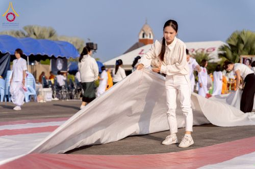 ภาพ No.276942:วันเสาร์ที่ 6 ธันวาคม พ.ศ. 2568 พิธีตักบาตรพระ 1,000 รูป อุทิศถวายพระราชกุศลสมเด็จพระนางเจ้าสิริกิติ์ พระบรมราชินีนาถ พระบรมราชชนนี พันปีหลวง และ ทำบุญเมืองลำปาง ครบรอบ 1,345 ปี ณ ลานพระบรมราชานุสาวรีย์สมเด็จพระนเรศวรมหาราชนครลำปาง อ.เกาะคา จ.ลำปาง