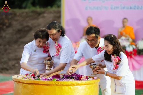 ภาพ No.174743:พิธีทอดกฐิน ศูนย์ปฏิบัติธรรมนานาชาติปาย อำเภอปาย จังหวัดแม่ฮ่องสอน พิธีวางดวงแก้ว โปรยรัตนชาติ สถาปนาอาคารปฏิบัติธรรม 80 ปี ครูบาไชยบูลย์ (หลวงพ่อธัมมชโย) วันที่ 27 ตุลาคม พ.ศ. 2567