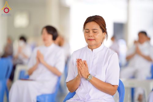 ภาพ No.268333:วันที่ 8 พฤศจิกายน พ.ศ. 2568 พิธีถวายภัตตาหารเมนูสวรรค์ เพื่อการบรรลุธรรม ณ หอฉันคุณยายอาจารย์ฯ วัดพระธรรมกาย