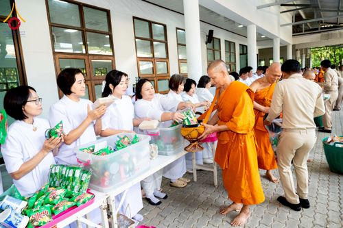 ภาพ No.237666:พิธีเจริญพระพุทธมนต์ ปฏิบัติธรรมเจริญสมาธิภาวนา และทำบุญตักบาตร ถวายพระราชกุศล เนื่องในโอกาสวันเฉลิมพระชนมพรรษา สมเด็จพระนางเจ้าสิริกิติ์ พระบรมราชินีนาถ พระบรมราชชนนีพันปีหลวง วันอังคารที่ 12 สิงหาคม พ.ศ. 2568  ณ อาคารปลูกศรัทธา 2 วัดพระธรรมกาย 