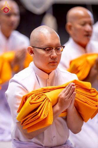 ภาพ No.256216:วันที่ 4 ตุลาคม พ.ศ. 2568 พิธีบรรพชาอุปสมบท  โครงการอุปสมบทหมู่บูชาธรรม 141 ปี  พระมงคลเทพมุนี (สด จนฺทสโร) ณ โบสถ์พระไตรปิฏก วัดพระธรรมกาย จ.ปทุมธานี