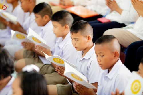 ภาพ No.192158:พิธีทอดผ้าป่าทำนุบำรุงศาสนสถาน ณ วัดนราภิรมย์ ตำบลนราภิรมย์ อำเภอบางเลน จังหวัดนครปฐม ในโครงการธรรมยาตรา กตัญญูบูชา มหาปูชนียาจารย์ พระมงคลเทพมุนี(สด จนฺทสโร) พระผู้ปราบมาร อนุสรณ์สถาน 7 แห่ง ปีที่ 13 วันที่ 9 มกราคม พ.ศ. 2568