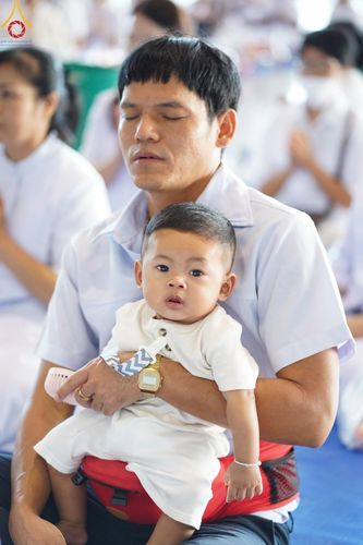 ภาพ No.136591:พิธีตักบาตร พิธีบูชาข้าวพระ ในวันอาทิตย์ต้นเดือนที่ 5 พฤษภาคม พ.ศ. 2567 ณ วัดพระธรรมกาย จ.ปทุมธานี