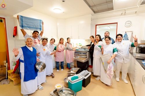 ภาพ No.260652:วันอาทิตย์ที่ 19 ตุลาคม พ.ศ. 2568 พิธีทอดกฐิน วัดพระธรรมกายสตอกโฮล์ม ประเทศสวีเดน 