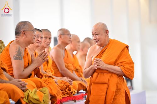 ภาพ No.152524:พิธียกฉัตรขาว 5 ชั้น กางกั้นถวายองค์พระประธาน อาคารปฏิบัติธรรมวัดสายสุวพรรณ ต.คลองสี่ อ.คลองหลวง จ.ปทุมธานี วันเสาร์ที่ 7 กันยายน พ.ศ. 2567