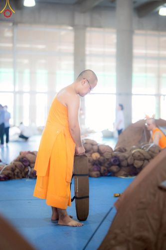 ภาพ No.218293:วันที่ 12-18 เมษายน พ.ศ. 2568 พระภิกษุและเจ้าหน้าที่อาสาสมัคร เตรียมพื้นที่ต้อนรับพักค้างพระสังฆาธิการ เนื่องในงานวันคุ้มครองโลก 22 เมษายน พ.ศ. 2568