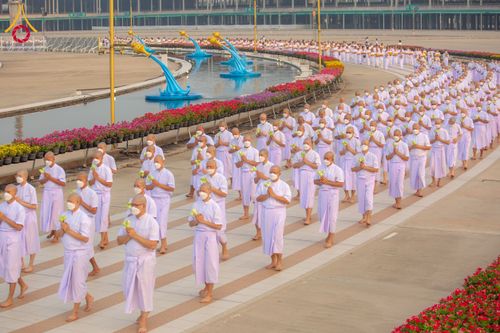 ภาพ No.63168:โครงการอุปสมบทหมู่ บูชาธรรมหลวงพ่อธัมมชโย พ.ศ.2567 ณ ลานธรรม พระมหาธรรมกายเจดีย์ วัดพระธรรมกาย วันที่ 13 เมษายน พ.ศ.2567