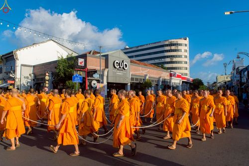 ภาพ No.248746:วันที่ 20 กันยายน พ.ศ. 2568 พิธีอัญเชิญรูปหล่อหลวงปู่วัดปากน้ำ ภาษีเจริญ จากวัดมงคลนิมิตร พระอารามหลวง เพื่อประดิษฐาน ณ วิหารพระมงคลเทพมุนี (สด จนฺทสโร)  ศูนย์ปฏิบัติธรรมภูเก็ต จ.ภูเก็ต