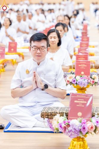 ภาพ No.138828:พิธีถวายกองทุนสนับสนุน การสร้างพระไตรปิฎกฉบับธรรมชัย และอนุรักษ์คัมภีร์ใบลาน น้อมบูชาธรรมหลวงพ่อธัมมชโย 80 ปี ณ ห้องแก้วสารพัดนึก 2 วัดพระธรรมกาย วันเสาร์ที่ 1 มิถุนายน พศ. 2567