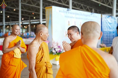 ภาพ No.146809:การต้อนรับพระสังฆาธิการ 2,000 กว่าวัดทั่วประเทศ และพิธีบูชาข้าวพระ เนื่องในวันสมาธิโลก วันอาทิตย์ที่ 4 สิงหาคม พ.ศ. 2567 ณ สภาธรรมกายสากล วัดพระธรรมกาย