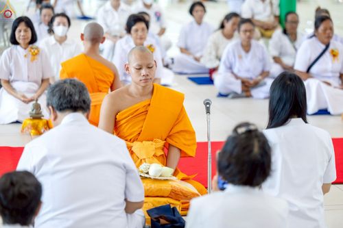 ภาพ No.227727:วันเสาร์ที่ 31 พฤษภาคม พ.ศ.2568 พิธีถวายผ้าไตรแด่สามเณรผู้เข้ารับการอุปสมบท , พิธีอุปสมบทสามเณรเตรียม DCI วัดพระธรรมกาย จ.ปทุมธานี