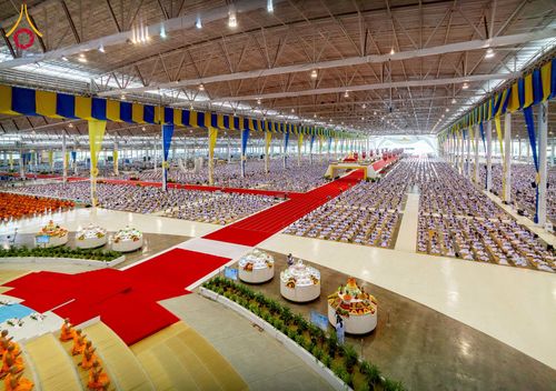 ภาพ No.264329:วันอาทิตย์ที่ 2 พฤศจิกายน พ.ศ. 2568 พิธีบูชาข้าวพระ ณ สภาธรรมกายสากล วัดพระธรรมกาย