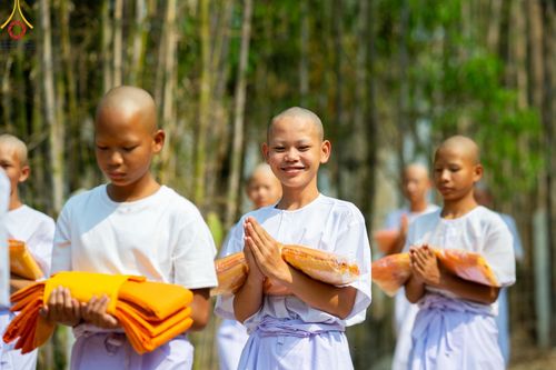 ภาพ No.63029:Photo Story  มหัศจรรย์วัดดงดินแดง Episode 2 โครงการบรรพชาอุปสมบทหมู่ ฟื้นฟูพระพุทธศาสนาทั่วไทย ณ วัดดงดินแดง อ.อมก๋อย จ.เชียงใหม่ วันที่ 3 เมษายน พ.ศ. 2567