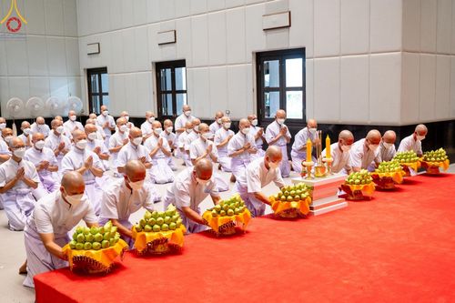 ภาพ No.141360:พิธีบรรพชาอุปสมบท โครงการอุปสมบทหมู่รุ่นผู้บริหาร รุ่นที่ 14 โครงการอุปสมบทหมู่ธรรมทายาท ระดับอุดมศึกษา รุ่นที่ 51 ภาคฤดูฝน ณ โบสถ์พระไตรปิฎก วัดพระธรรมกาย ในวันเสาร์ที่ 15 มิถุนายน พ.ศ. 2567