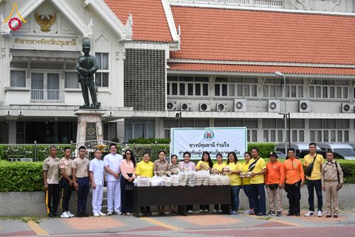 ภาพ No.159423:วัดพระธรรมกาย มูลนิธิธรรมกาย คณะศิษยานุศิษย์ฯ มอบถุงยังชีพ ข้าวสารอาหารแห้ง สมทบศูนย์รับบริจาคช่วยเหลือ ผู้ประสบภัยภาคเหนือ จังหวัดปทุมธานี มอบชุดอาหารปรุงสุกใหม่ ส่งแรงใจแก่เจ้าหน้าที่ผู้ปฏิบัติงาน และจิตอาสา วันที่ 27 กันยายน พ.ศ. 2567