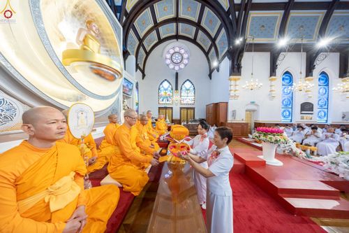 ภาพ No.270892:วันอาทิตย์ที่ 19 ตุลาคม พ.ศ. 2568 พิธีทอดกฐิน “หนึ่งไม่มีสอง” วัดพระธรรมกายนิวคาสเซิล เมืองนิวคาสเซิล ประเทศอังกฤษ 