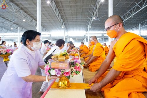 ภาพ No.91182:พิธีร่วมบุญกฐินสัมฤทธิ์ปีที่ 16 และกฐินสมทบวัดกัลยาณมิตรทั้งภายใน และต่างประเทศปีที่ 6 ณ บ้านแก้วเรือนทองคุณยายฯ วัดพระธรรมกาย วันเสาร์ที่ 21 ตุลาคม พ.ศ. 2566