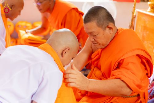 ภาพ No.231817:วันเสาร์ ที่ 5 กรกฎาคม พ.ศ. 2568 พิธีบรรพชา อุปสมบท โครงการอุปสมบท บูชาธรรมมหาปูชนียาจารย์ รุ่นเข้าพรรษา ณ วัดเกาะแก้วประชานุรักษ์ อ.วังทอง  จ.พิษณุโลก
