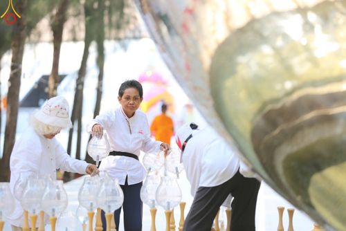 ภาพ No.106987:V.3 ตั้งใจ การเตรียมงาน เก็บงาน การรับบุญของเจ้าหน้าที่หน่วยงานต่างๆ เพื่อโครงการธรรมยาตรา กตัญญูบูชามหาปูชนียาจารย์ พระมงคลเทพมุนี (สด จนฺทสโร) พระผู้ปราบมาร อนุสรณ์สถาน 7 แห่ง ปีที่ 12 ระหว่างวันที่ 2 - 31 มกราคม พ.ศ. 2567