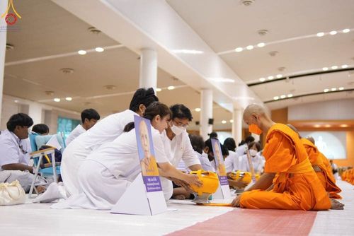 ภาพ No.101689:พิธีขอบรรพชา, พิธีขอสรณคมน์และศีล, พิธีถวายบาตร ในโครงการอุปสมบทหมู่ รุ่นบูชาธรรมมหาปูชนียาจารย์ ณ วัดพระธรรมกาย วันที่ 9 ธันวาคม พ.ศ. 2566