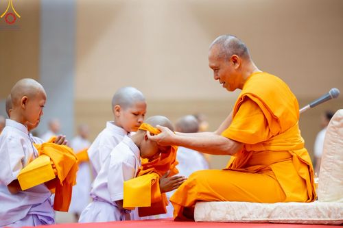 ภาพ No.215799:วันเสาร์ที่ 5 เมษายน พ.ศ. 2568 พิธีขอบรรพชา พิธีขอสรณคมน์และศีล  พิธีขอนิสสัย พิธีถวายบาตร ในโครงการบรรพชาสามเณรฟื้นฟูพระพุทธศาสนาทั่วไทย , โครงการหน่อแก้วเปรียญธรรม รุ่นที่ 13 ,  โครงการสามเณรยุวธรรมทายาท รุ่นที่ 33 , โครงการสามเณรมัชฌิมธรรมทายาท รุ่นที