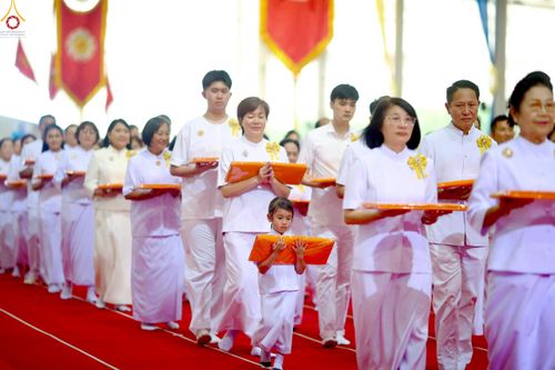 ภาพ No.240721:วันพุธที่ 27 สิงหาคม พ.ศ. 2568 พิธีทอดผ้าป่าเพื่อสร้างอาคาร  82 ปี หลวงพ่อธัมมชโย สมทบกฐินวัดพระธรรมกาย และกฐิน 30,000 วัดทั่วประเทศ ครั้งที่ 1