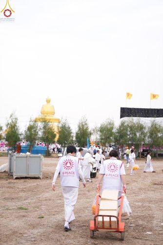 ภาพ No.119414:V.18 ทันทีม การเตรียมงาน เก็บงาน การรับบุญของเจ้าหน้าที่หน่วยงานต่างๆ เพื่อโครงการธรรมยาตรา กตัญญูบูชามหาปูชนียาจารย์ พระมงคลเทพมุนี (สด จนฺทสโร) พระผู้ปราบมาร อนุสรณ์สถาน 7 แห่ง ปีที่ 12 ระหว่างวันที่ 2 - 31 มกราคม พ.ศ.2567