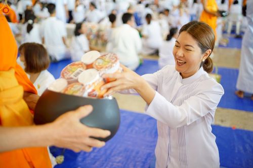 ภาพ No.227897:วันอาทิตย์ที่ 1 มิถุนายน พ.ศ. 2568 พิธีตักบาตร , พิธีบูชาข้าวพระ ณ วัดพระธรรมกาย จ.ปทุมธานี