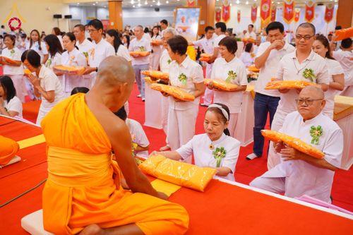 ภาพ No.173887:พิธีทอดกฐิน วัดภาวนาปีนัง ประเทศมาเลเซีย วันที่ 31 ตุลาคม พ.ศ. 2567