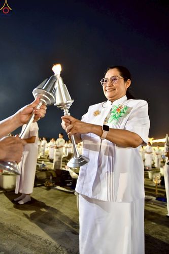 ภาพ No.253661:วันที่ 10 ตุลาคม พ.ศ. 2568 พิธีจุดประทีปบูชาพระผู้ปราบมาร, พิธีจุดประทีปบนพระมหาธรรมกายเจดีย์  20,000 ดวง เนื่องในวันคล้ายวันเกิดครบรอบ 141 ปี พระมงคลเทพมุนี (สด จนฺทสโร)
