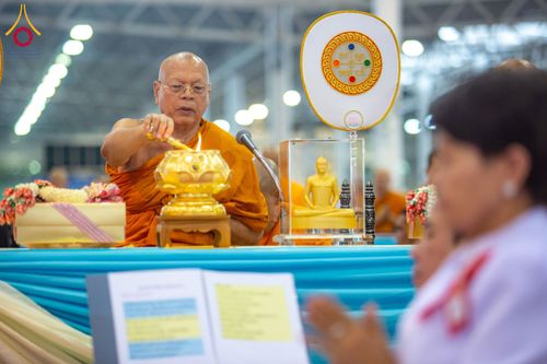 ภาพ No.59974:พิธีเจริญพระพุทธมนต์ "ฉลองอายุวัฒนมงคล 80 ปี หลวงพ่อธัมมชโย" พิธีถวายไทยธรรม คณะสงฆ์ 10,000 กว่าวัดทั่วประเทศ ในวันคุ้มครองโลก วันจันทร์ที่ 22 เมษายน พ.ศ. 2567 ณ สภาธรรมกายสากล วัดพระธรรมกาย จ.ปทุมธานี