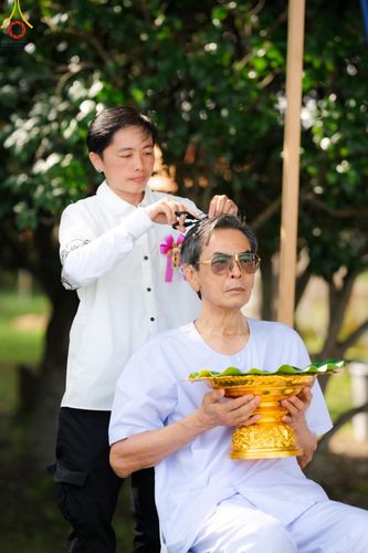 ภาพ No.147454:พิธีตัดปอยผม ขอขมา มอบบาตร ผ้าไตร โครงการปฐมอุปสมบท สมโภชอุโบสถ บูชาธรรม 80 ปี หลวงพ่อธัมมชโย ณ วัดพระธรรมกายโทชิหงิ ประเทศญี่ปุ่น วันพฤหัสบดีที่ 8 สิงหาคม พ.ศ. 2567