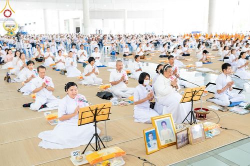 ภาพ No.158859:พิธีบุพเปตพลี ครั้งที่ 156 ร่วมอุทิศบุญแด่หมู่ญาติที่ล่วงลับไปแล้ว และสืบทอดอายุพระพุทธศาสนา วันพุธที่ 2 ตุลาคม พ.ศ. 2567 (วันพระ แรม 15 ค่ำ เดือน 10) ณ หอฉันคุณยายอาจารย์ฯ วัดพระธรรมกาย