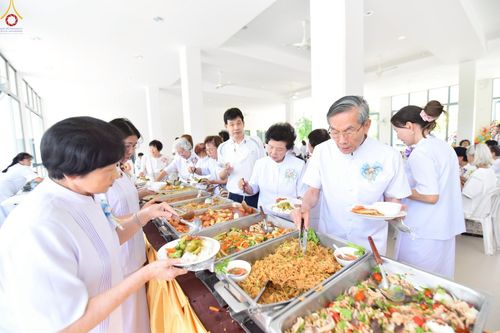 ภาพ No.230103:วันพฤหัสบดีที่ 26 มิถุนายน พ.ศ. 2568 พิธีทอดผ้าป่าฉลองอาคารชุดศูนย์ปฏิบัติธรรมน้ำใสใจสว่าง น้อมบูชาธรรมอายุวัฒนะมงคล 81 ปี หลวงพ่อธัมมชโย ณ ศูนย์ปฏิบัติธรรมน้ำใสใจสว่าง เขตบางกอกน้อย กรุงเทพมหานคร